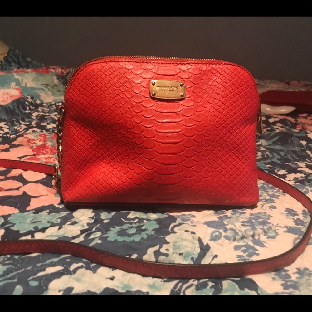 will trade for other MK purse, but must be bigger!